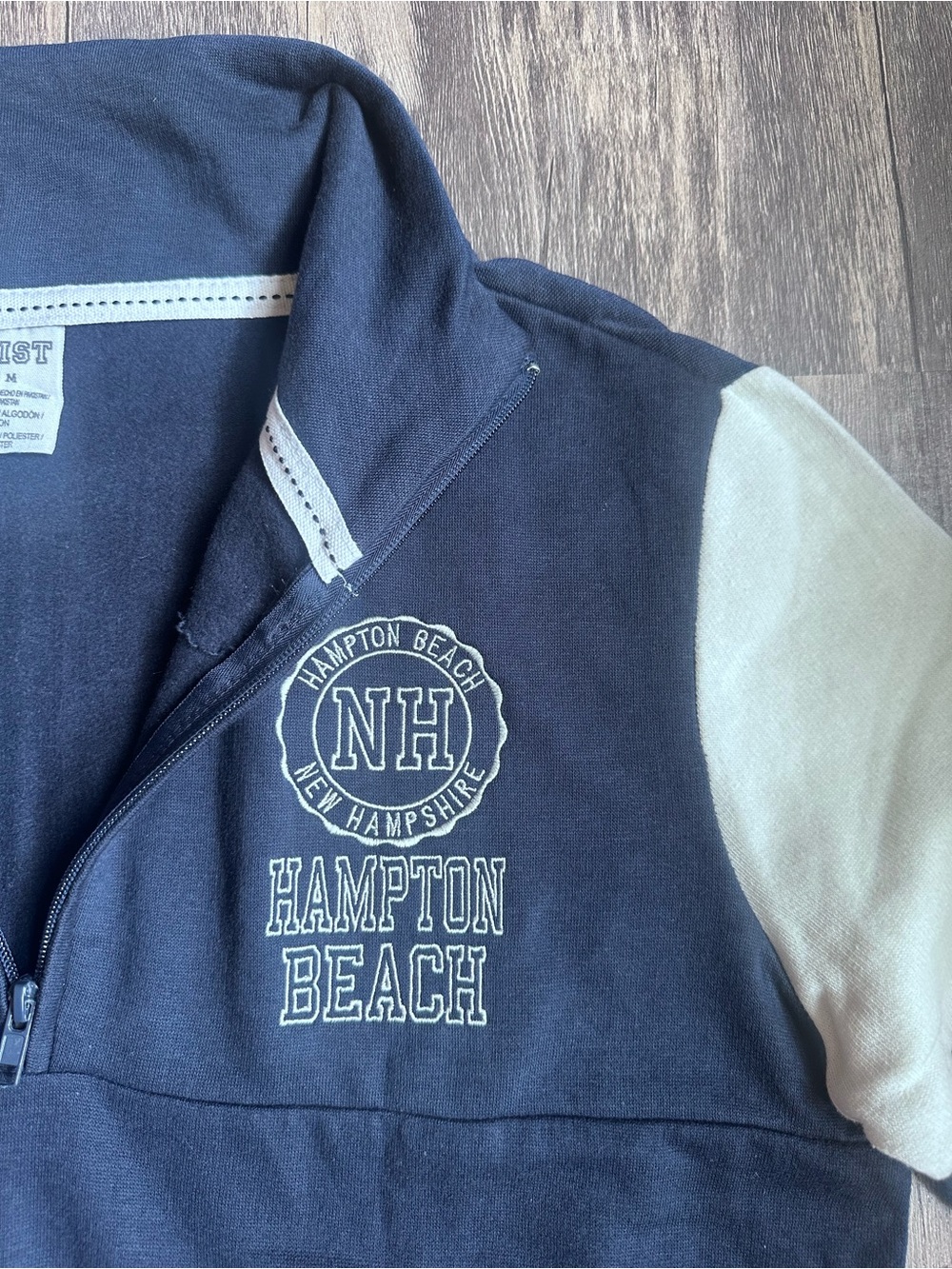 Exist Beach Hampton Beach Quarter Zip Sweatshirt – Size Medium | Navy & Cream - Picture 8 of 16